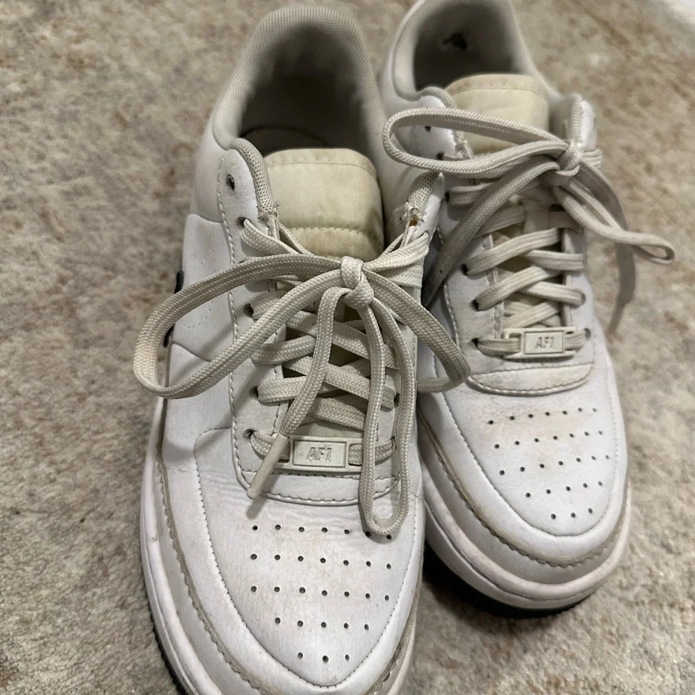 Nike Low-Top Leather Sneakers - White & Black - Picture 2 of 7